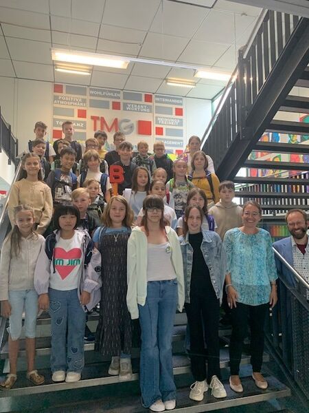 Klasse 5b SJ 2025/26 auf der Treppe